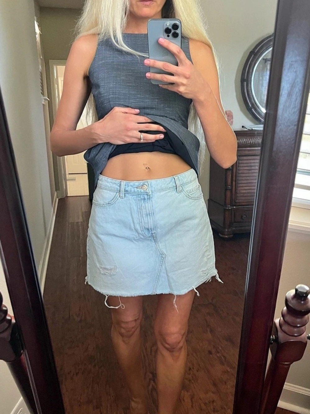 Zara Women's light Blue Denim mini skirt